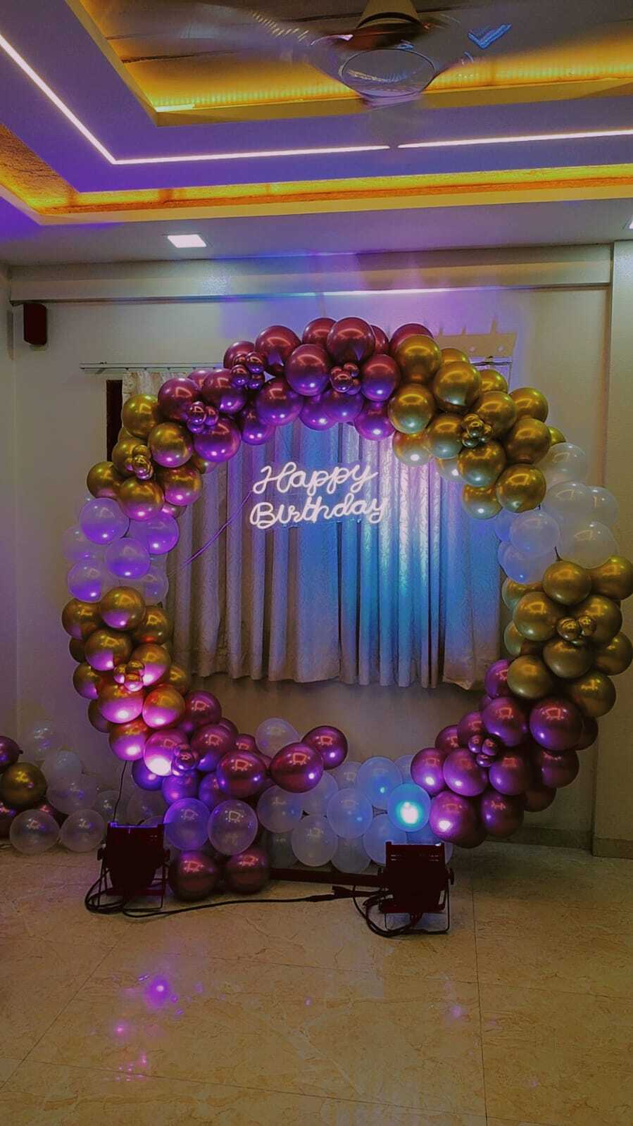 NORMAL BIRTHDAY DECO + LIGHT
