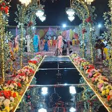 MIRROR ENTRY WITH JHUMAR LIGHT
