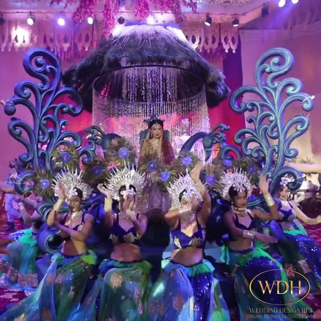 ENTRY WITH DANCE TROUPE
